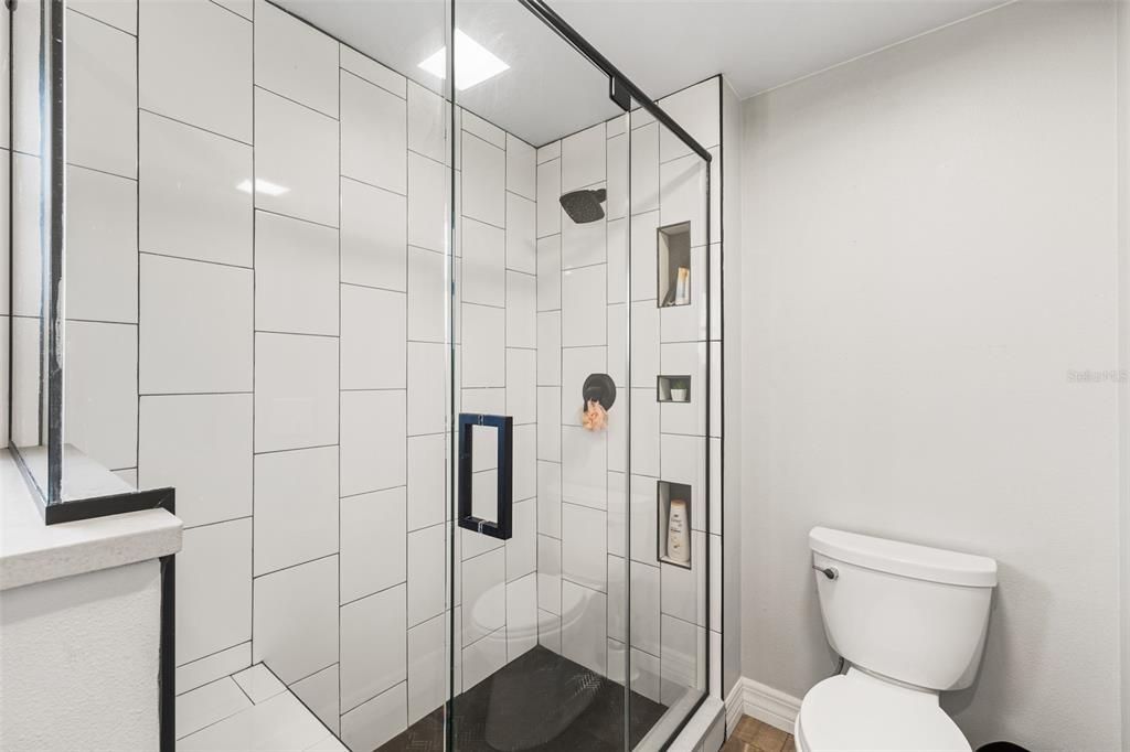 На продажу: $384,999 (3 спален, 2 ванн, 1622 Квадратных фут)