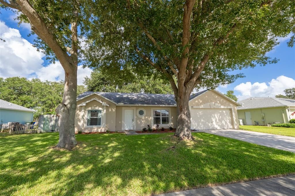 На продажу: $384,999 (3 спален, 2 ванн, 1622 Квадратных фут)