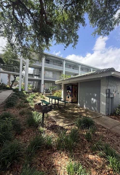 For Sale: $100,000 (1 beds, 1 baths, 496 Square Feet)