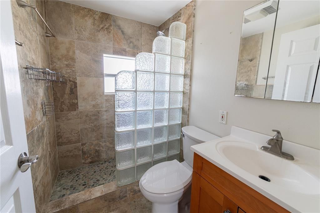 На продажу: $649,900 (3 спален, 2 ванн, 1336 Квадратных фут)