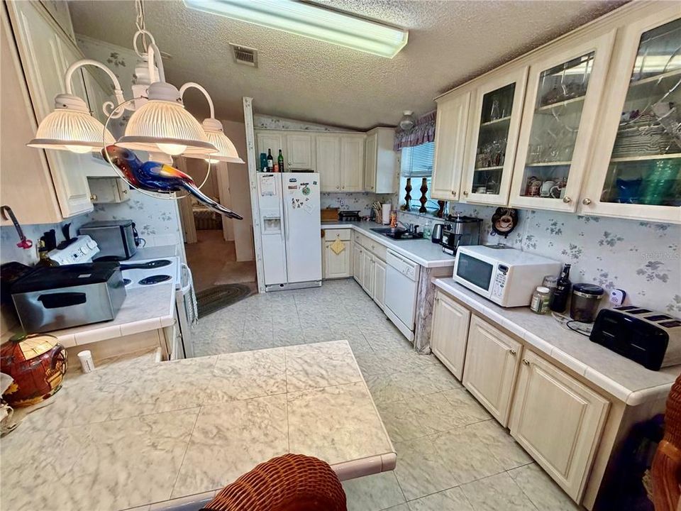 На продажу: $134,900 (2 спален, 2 ванн, 1512 Квадратных фут)