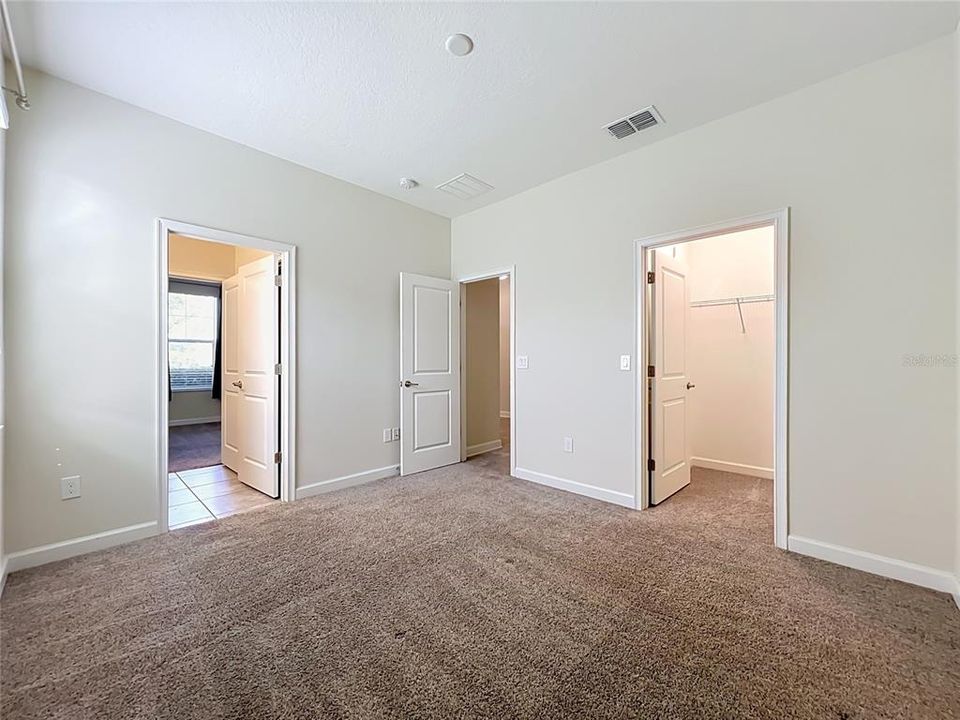 Activo con contrato: $559,000 (4 camas, 3 baños, 2712 Pies cuadrados)