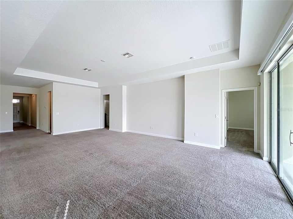 Activo con contrato: $559,000 (4 camas, 3 baños, 2712 Pies cuadrados)
