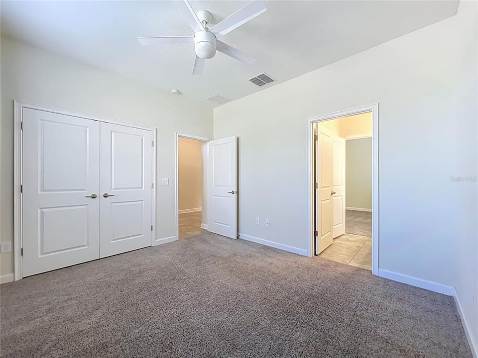 Activo con contrato: $559,000 (4 camas, 3 baños, 2712 Pies cuadrados)