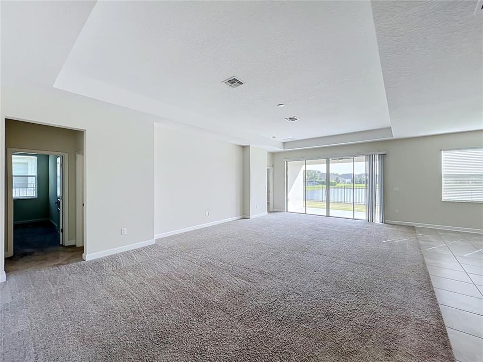 Activo con contrato: $559,000 (4 camas, 3 baños, 2712 Pies cuadrados)