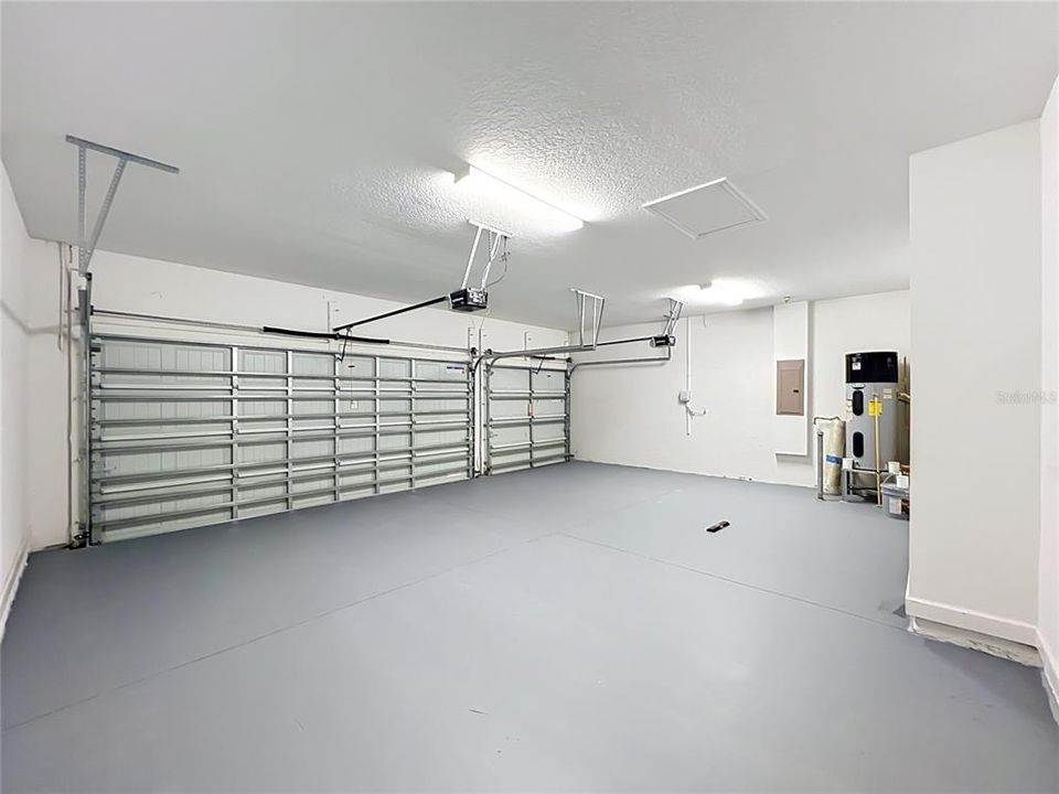 Activo con contrato: $559,000 (4 camas, 3 baños, 2712 Pies cuadrados)