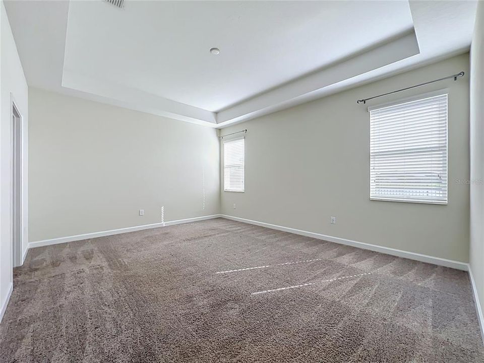 Activo con contrato: $559,000 (4 camas, 3 baños, 2712 Pies cuadrados)