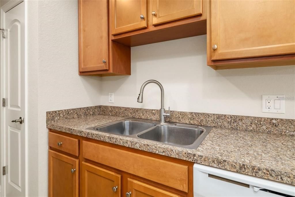 En Venta: $250,000 (3 camas, 2 baños, 1328 Pies cuadrados)