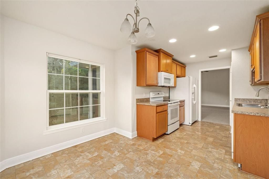 En Venta: $250,000 (3 camas, 2 baños, 1328 Pies cuadrados)