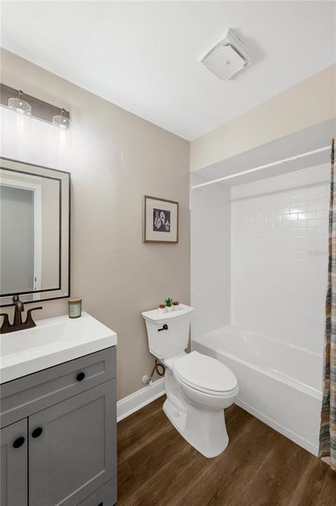 En Venta: $449,900 (4 camas, 3 baños, 2333 Pies cuadrados)