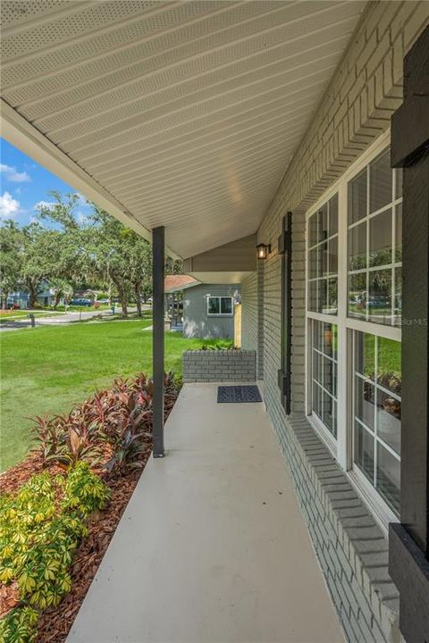En Venta: $449,900 (4 camas, 3 baños, 2333 Pies cuadrados)