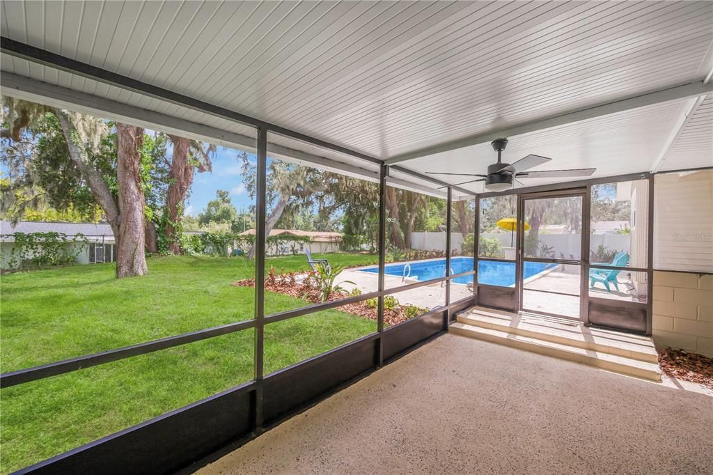 En Venta: $449,900 (4 camas, 3 baños, 2333 Pies cuadrados)