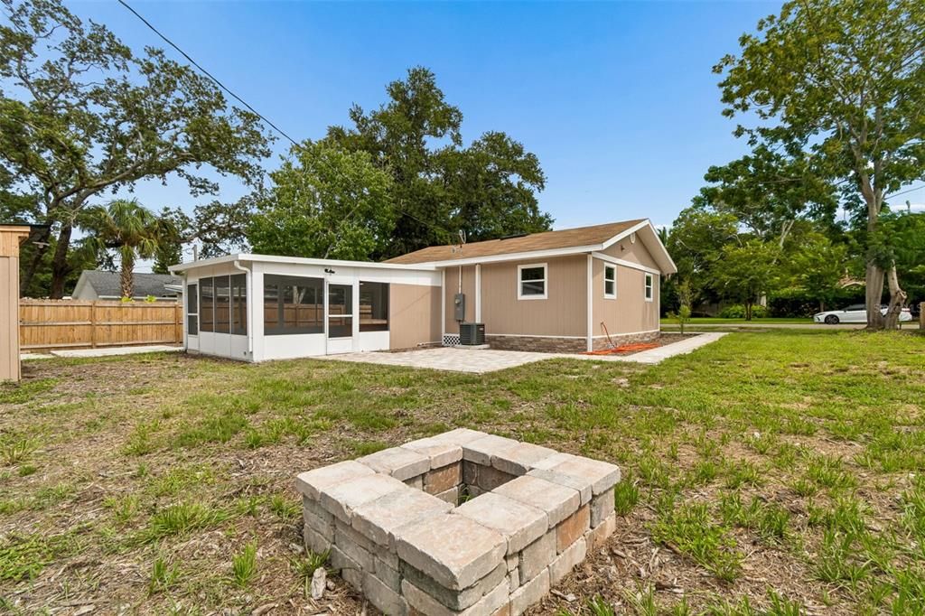 En Venta: $305,000 (2 camas, 2 baños, 720 Pies cuadrados)
