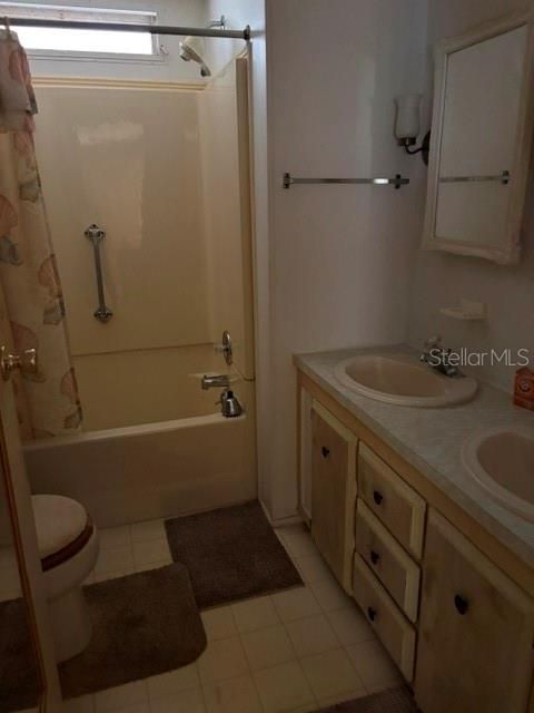For Sale: $159,900 (2 beds, 2 baths, 1211 Square Feet)