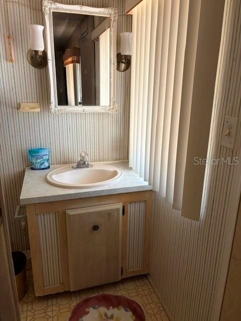 For Sale: $159,900 (2 beds, 2 baths, 1211 Square Feet)