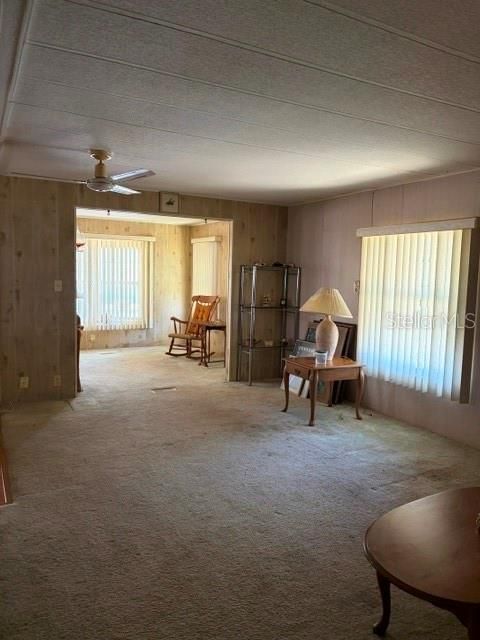 For Sale: $159,900 (2 beds, 2 baths, 1211 Square Feet)