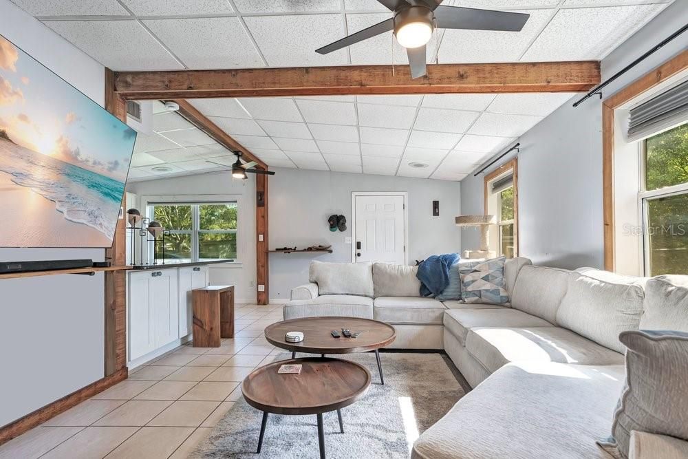 Activo con contrato: $345,000 (3 camas, 2 baños, 1100 Pies cuadrados)