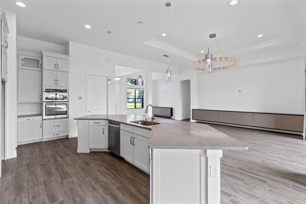For Sale: $895,990 (4 beds, 3 baths, 2917 Square Feet)