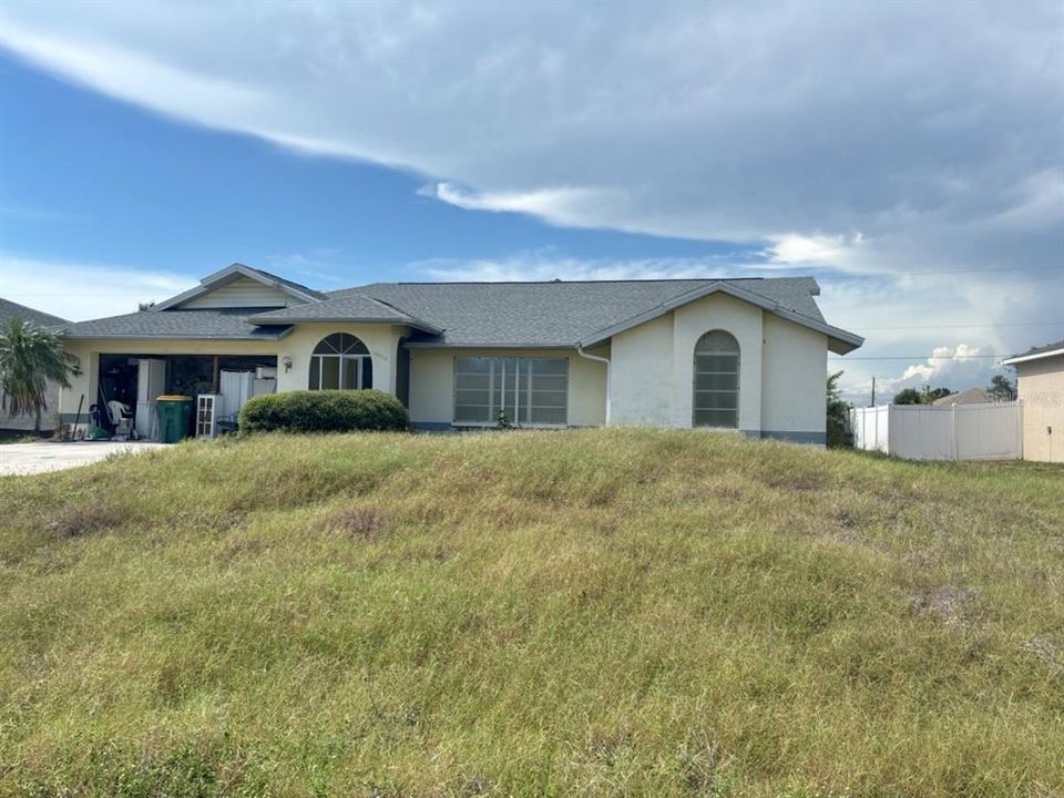 На продажу: $225,000 (3 спален, 2 ванн, 1831 Квадратных фут)
