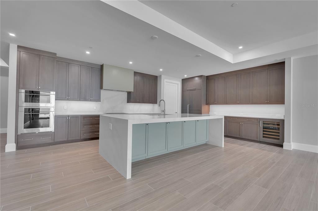 For Sale: $6,500,000 (3 beds, 3 baths, 3550 Square Feet)