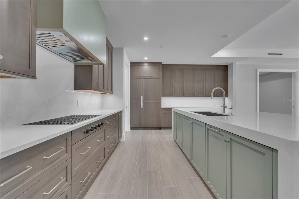 For Sale: $6,500,000 (3 beds, 3 baths, 3550 Square Feet)