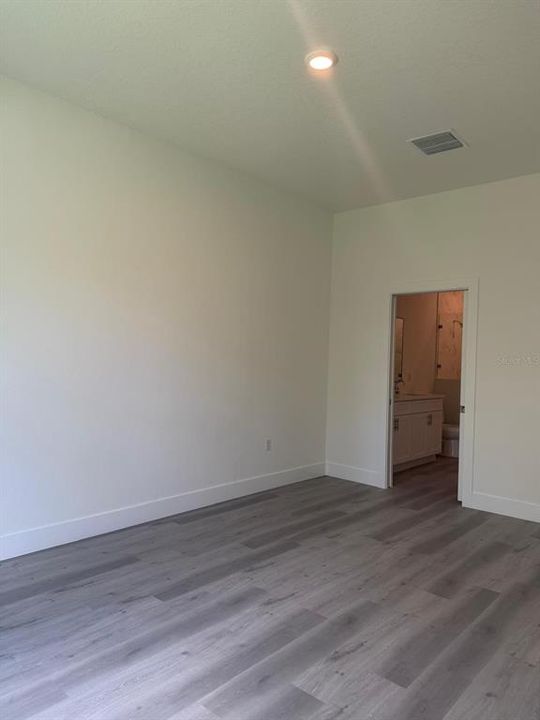 En Renta: $1,800 (3 camas, 2 baños, 1350 Pies cuadrados)