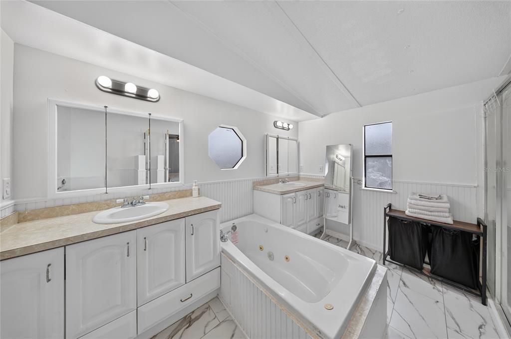 For Sale: $300,000 (4 beds, 2 baths, 1440 Square Feet)