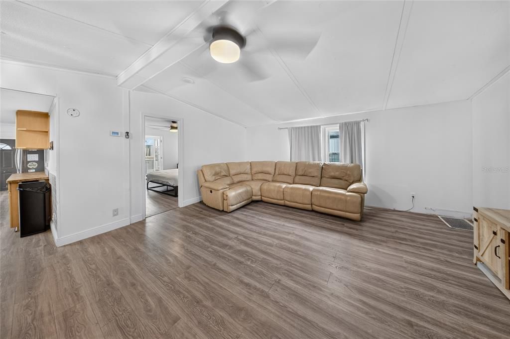 For Sale: $300,000 (4 beds, 2 baths, 1440 Square Feet)