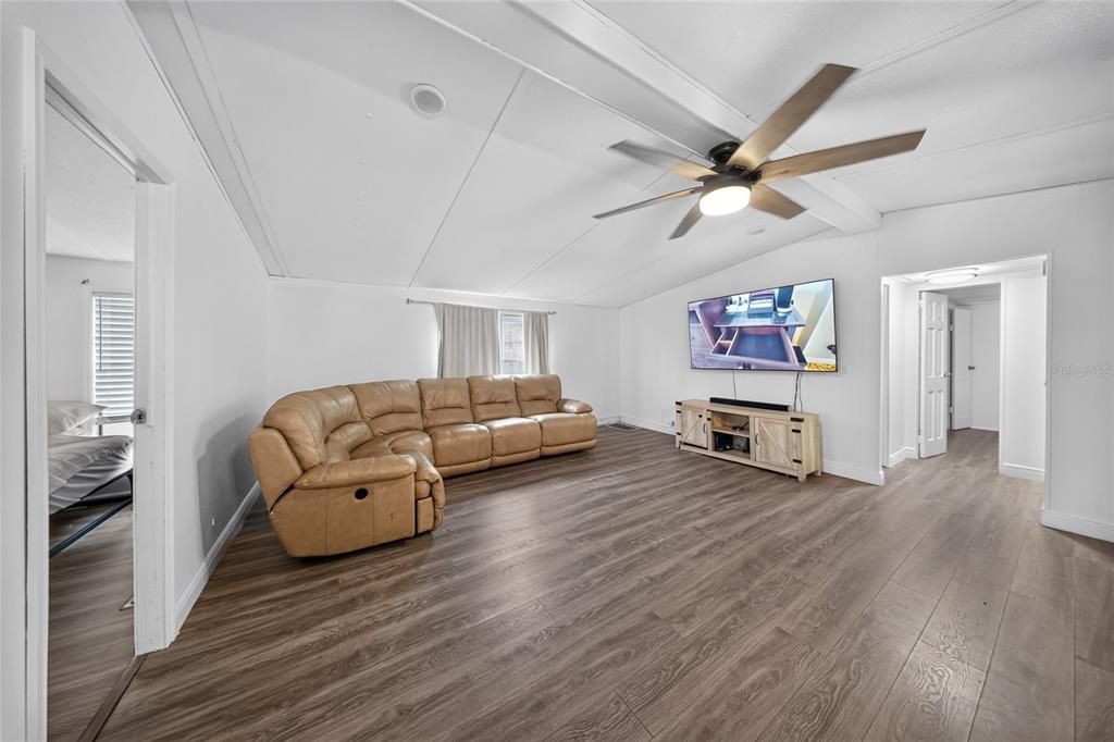 For Sale: $300,000 (4 beds, 2 baths, 1440 Square Feet)