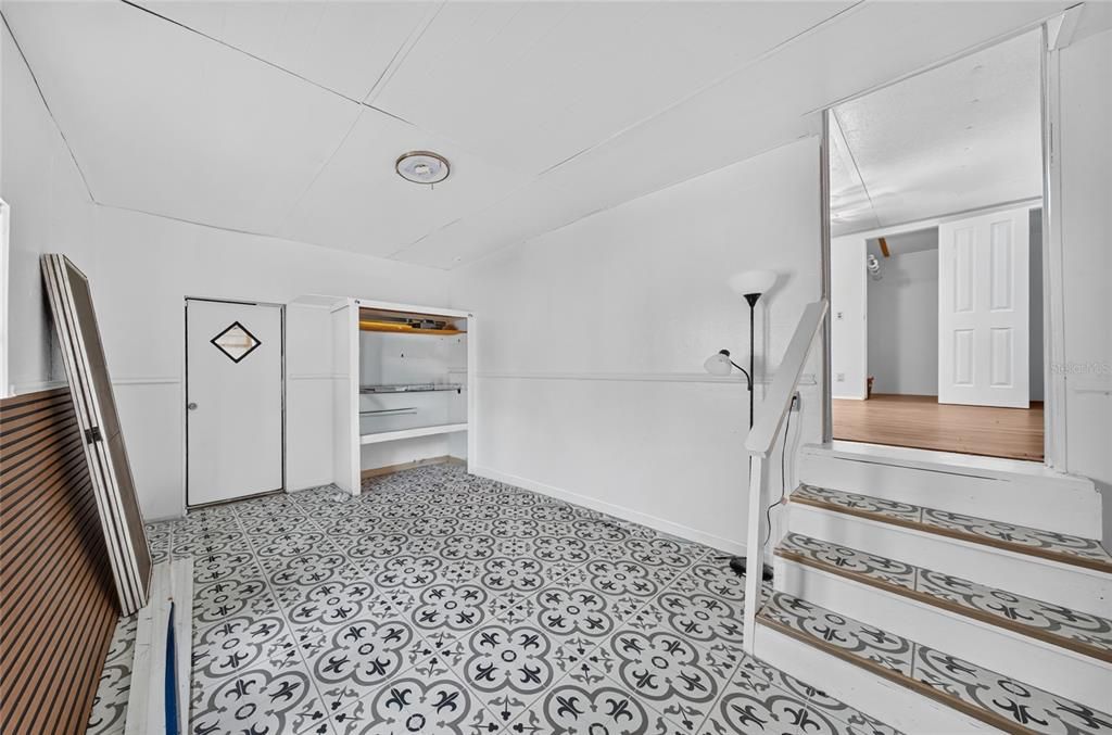 For Sale: $300,000 (4 beds, 2 baths, 1440 Square Feet)
