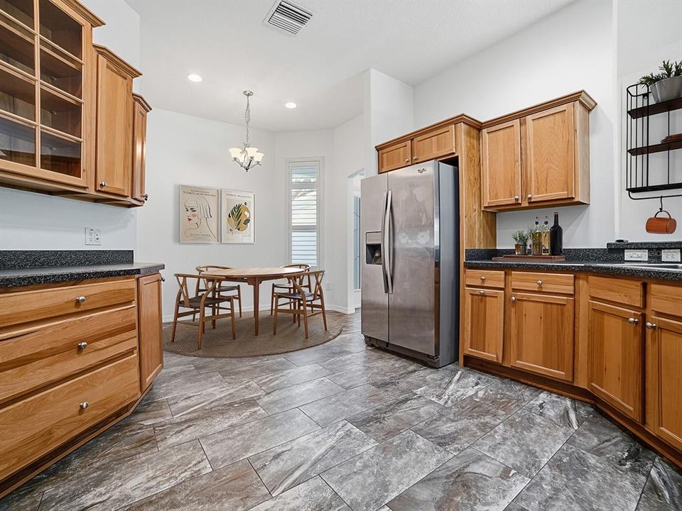Activo con contrato: $434,900 (3 camas, 3 baños, 1964 Pies cuadrados)