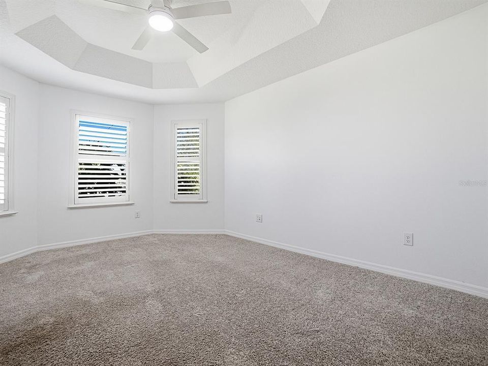 Activo con contrato: $434,900 (3 camas, 3 baños, 1964 Pies cuadrados)