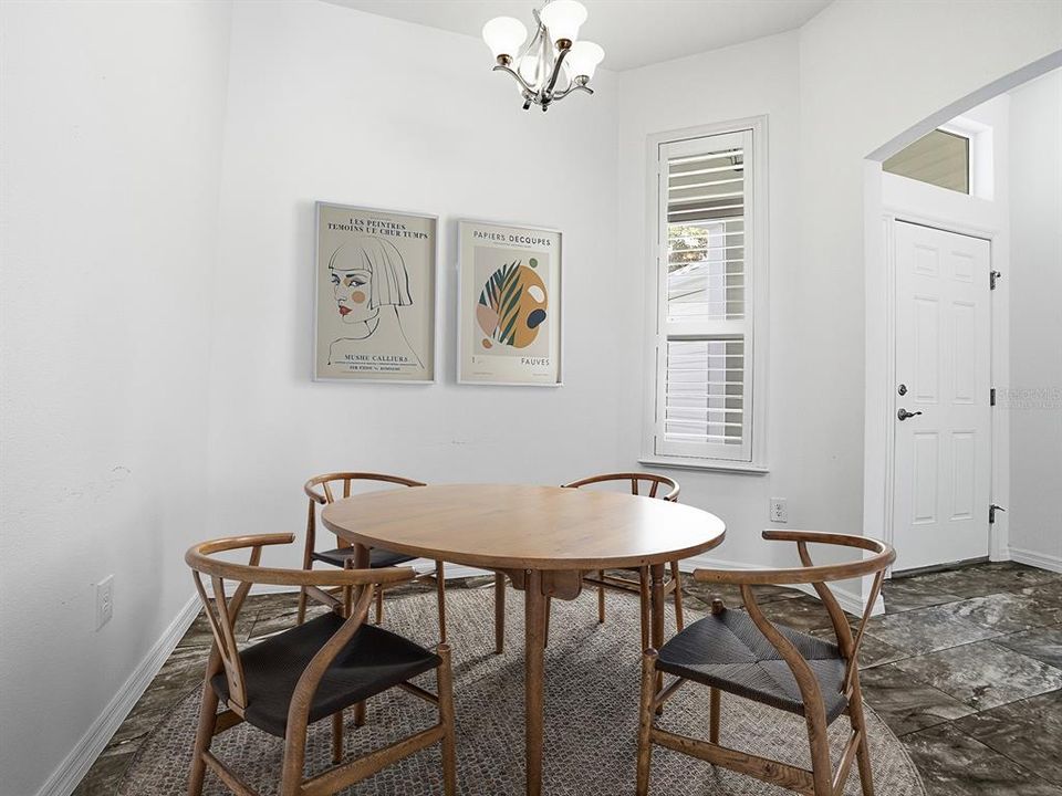 Activo con contrato: $434,900 (3 camas, 3 baños, 1964 Pies cuadrados)