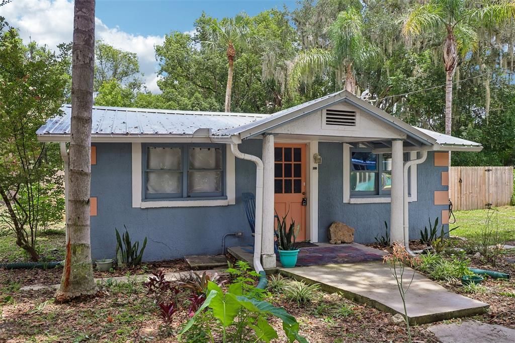 For Sale: $130,000 (2 beds, 1 baths, 504 Square Feet)