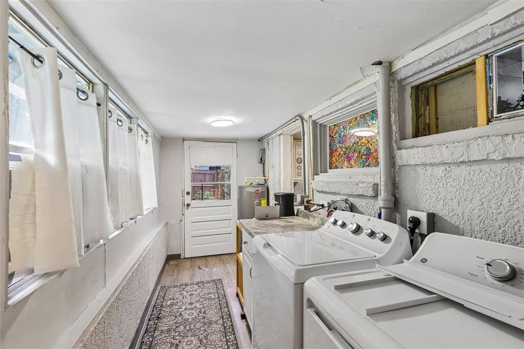 For Sale: $130,000 (2 beds, 1 baths, 504 Square Feet)