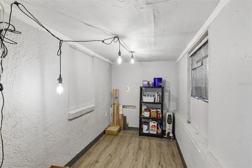 For Sale: $130,000 (2 beds, 1 baths, 504 Square Feet)