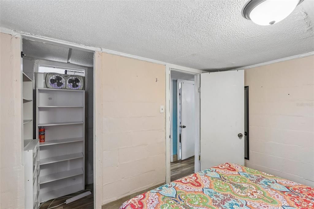 For Sale: $130,000 (2 beds, 1 baths, 504 Square Feet)