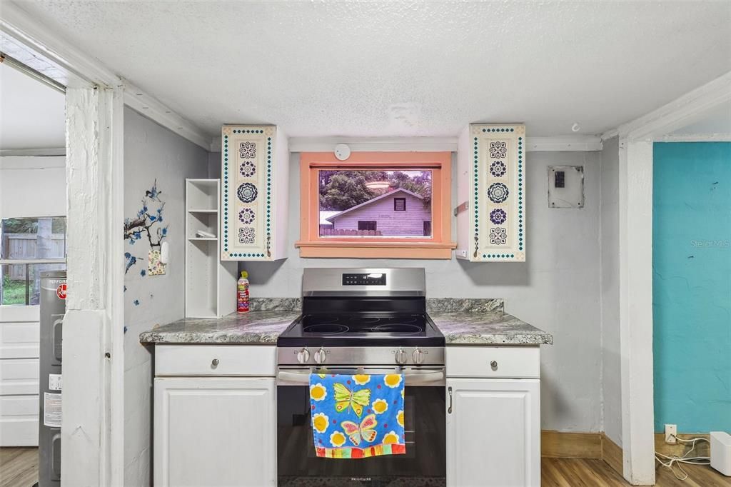 For Sale: $130,000 (2 beds, 1 baths, 504 Square Feet)