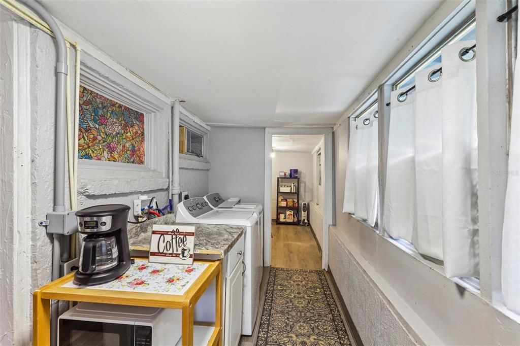 For Sale: $130,000 (2 beds, 1 baths, 504 Square Feet)