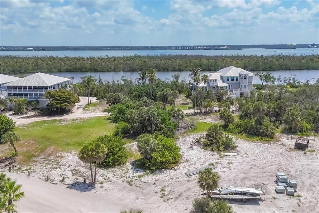 На продажу: $155,000 (0.14 acres)