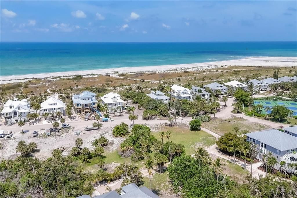 На продажу: $155,000 (0.14 acres)