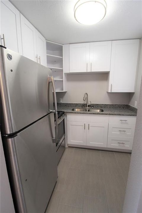For Rent: $1,290 (1 beds, 1 baths, 560 Square Feet)