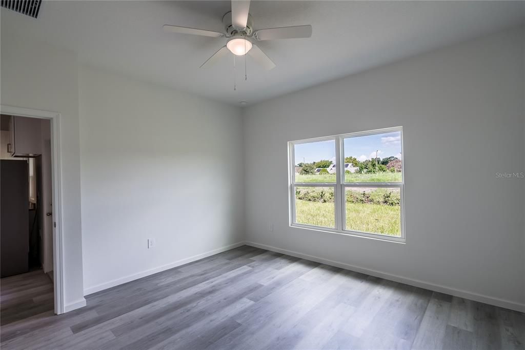 For Sale: $425,000 (4 beds, 2 baths, 1458 Square Feet)