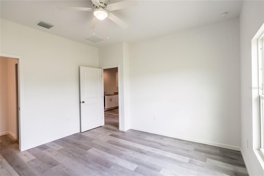 For Sale: $425,000 (4 beds, 2 baths, 1458 Square Feet)
