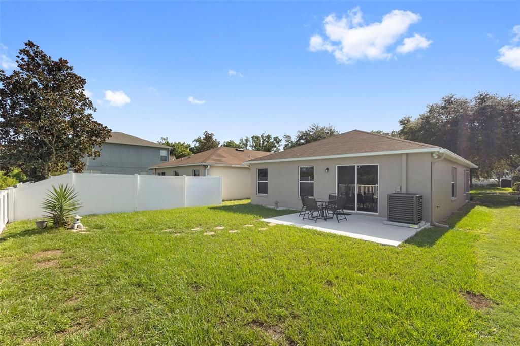 En Venta: $330,000 (4 camas, 2 baños, 1446 Pies cuadrados)
