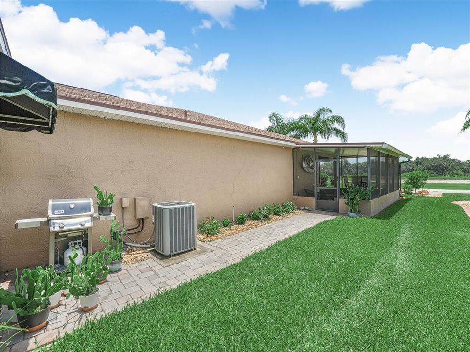 En Venta: $409,000 (3 camas, 2 baños, 1956 Pies cuadrados)