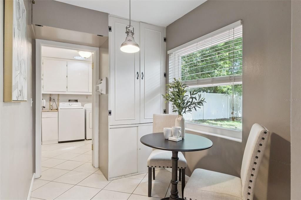 Activo con contrato: $385,000 (3 camas, 2 baños, 1600 Pies cuadrados)
