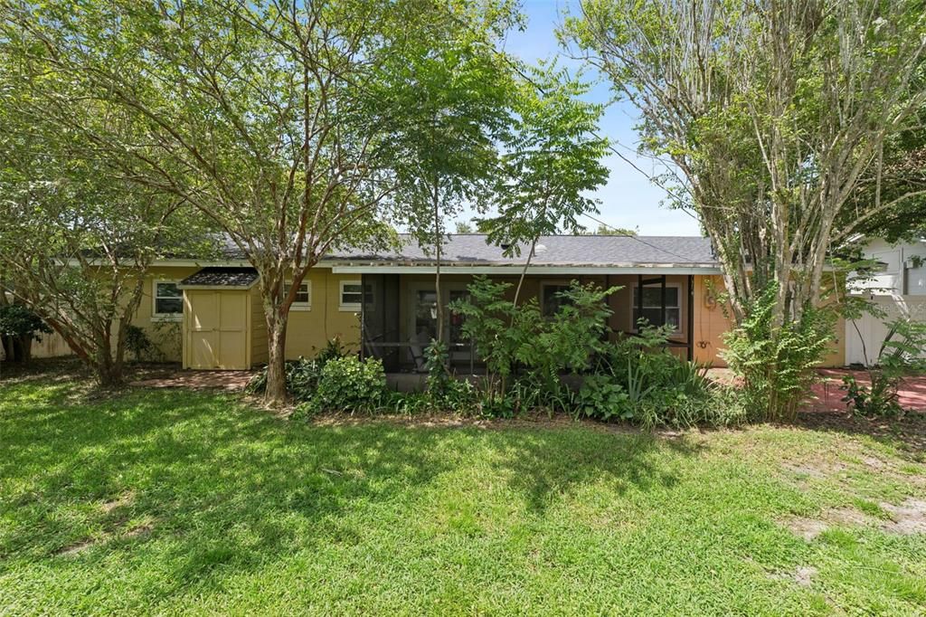 Activo con contrato: $385,000 (3 camas, 2 baños, 1600 Pies cuadrados)