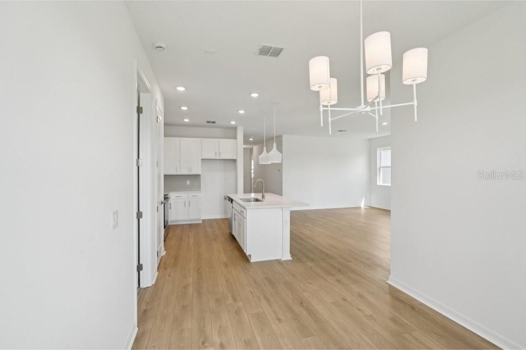 For Sale: $399,990 (3 beds, 2 baths, 1709 Square Feet)