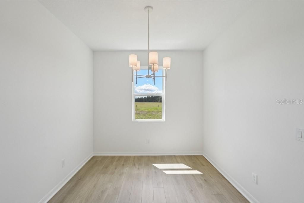 For Sale: $399,990 (3 beds, 2 baths, 1709 Square Feet)